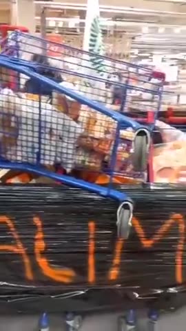 French farmers collected and destroyed imported products in the supermarket