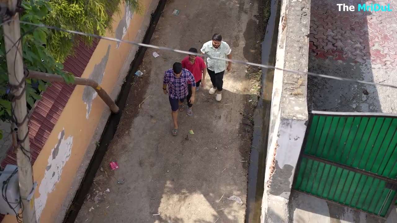 2 बाल्टी पानी