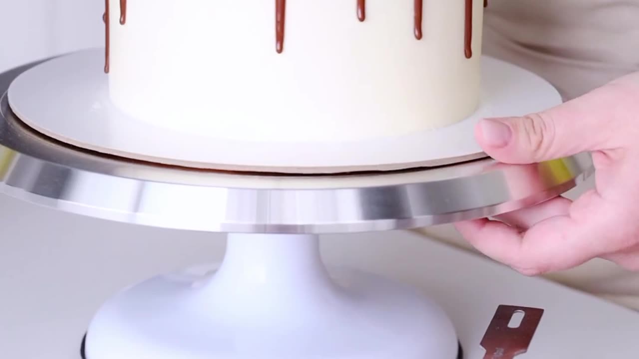 Baking Bliss: A Visual Feast of Irresistible Cake Creations