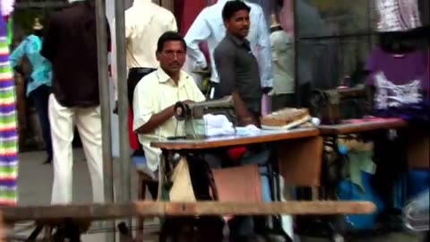 India Nick Rides in a Riksha | NickV Ministries