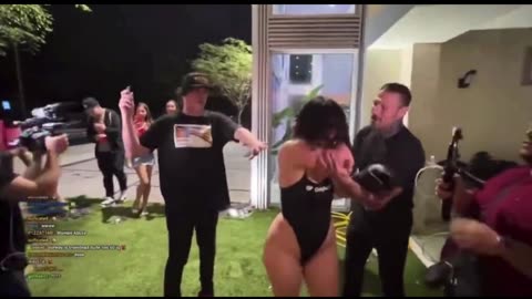 OF girl tries boxing a man *knockout*