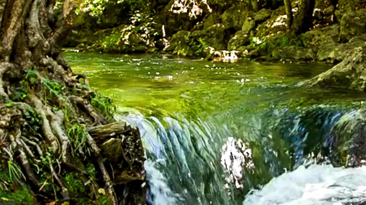 Explore the beauty of Pakistan with us!