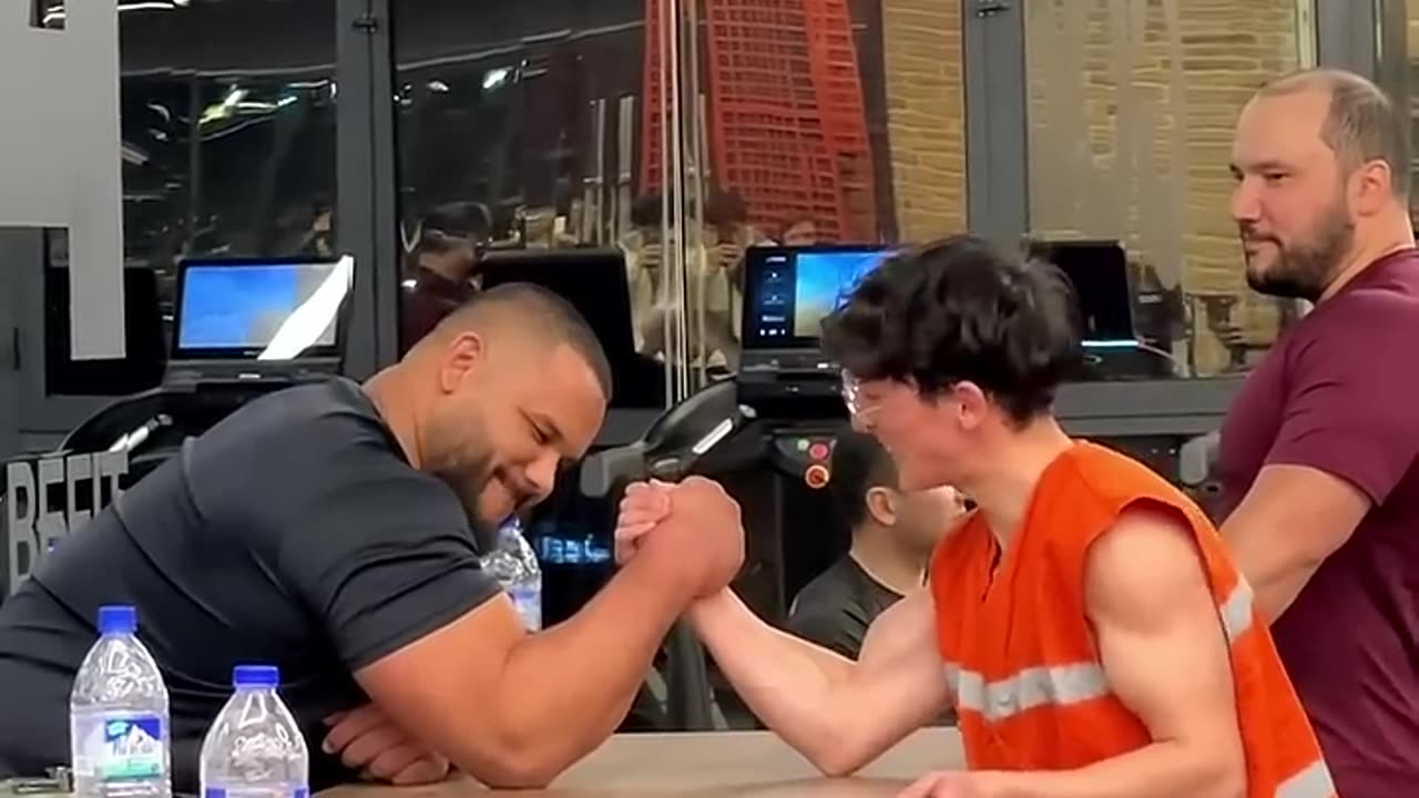 Bro didn't look strongðŸ˜ðŸ˜ðŸ˜