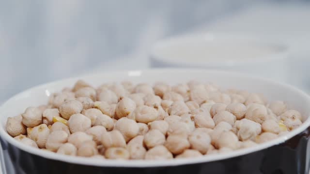 a-bowl-of-chick-peas