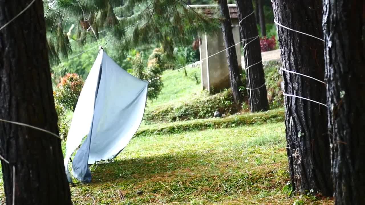 SOLO CAMPING - BERKEMAH DI SAAT HUJAN DAN MENIKMATI SECANGKIR KOPI. ASMR-4