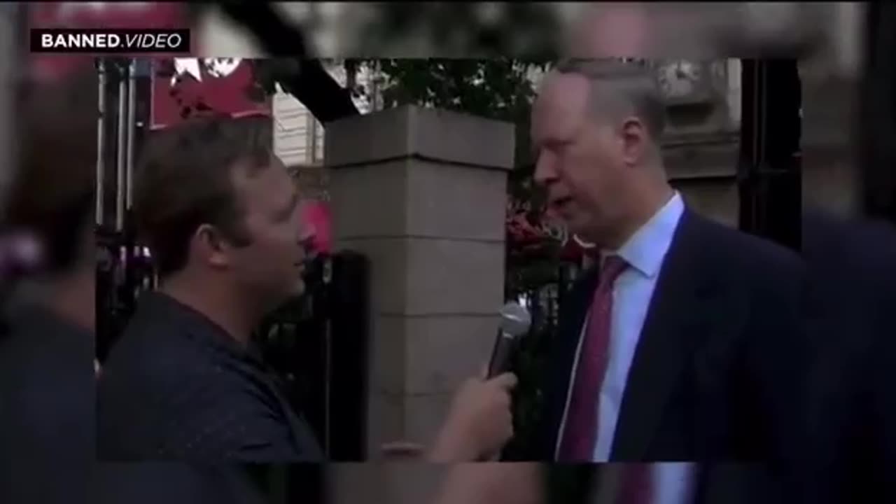 Alex Jones Exposes a Bohemian Grove Scumbag