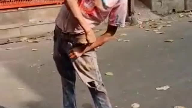 Funny vidio in Holi festival India -4