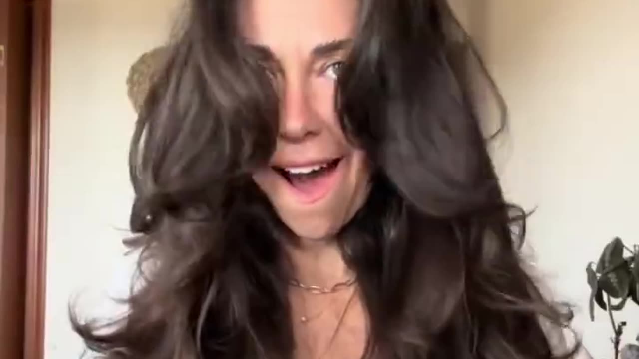 Viral ponytail blowout hack! Oml😮💨 #viral #hairstyle #hairstyleinspo #blowout #trending