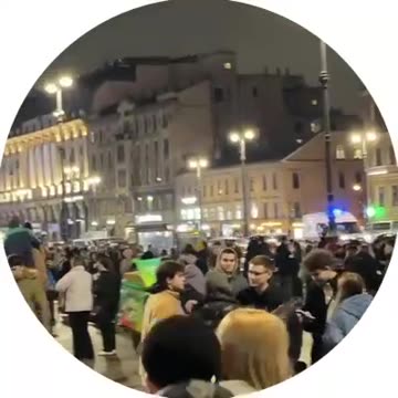 Evacuation has begun in the Galereya shopping center in St. Petersburg