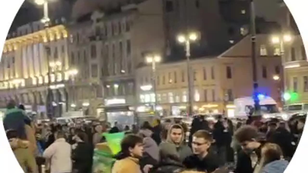 Evacuation has begun in the Galereya shopping center in St. Petersburg