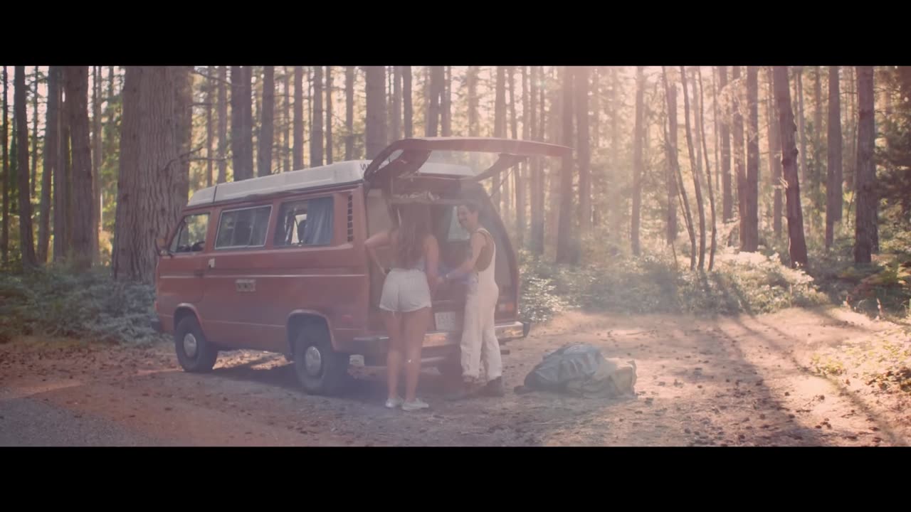 MACKLEMORE FEAT KESHA - GOOD OLD DAYS (OFFICIAL MUSIC VIDEO)