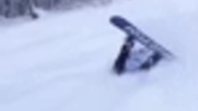 'Rolling into the new year with an EPIC snowboarding FAIL (+ an even more EPIC R