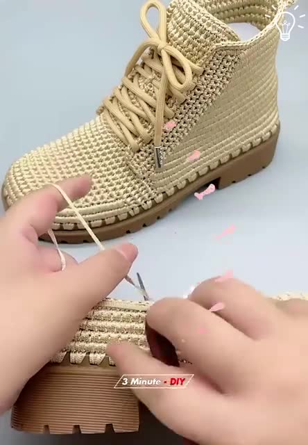 Shoe-knitting looks SO FUN