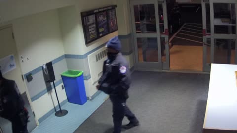 1662HQOB01WestDoor_2021-01-06_21h03min37s007ms.mp4