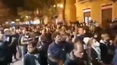 More protests in Italy against the green pass and government 2
