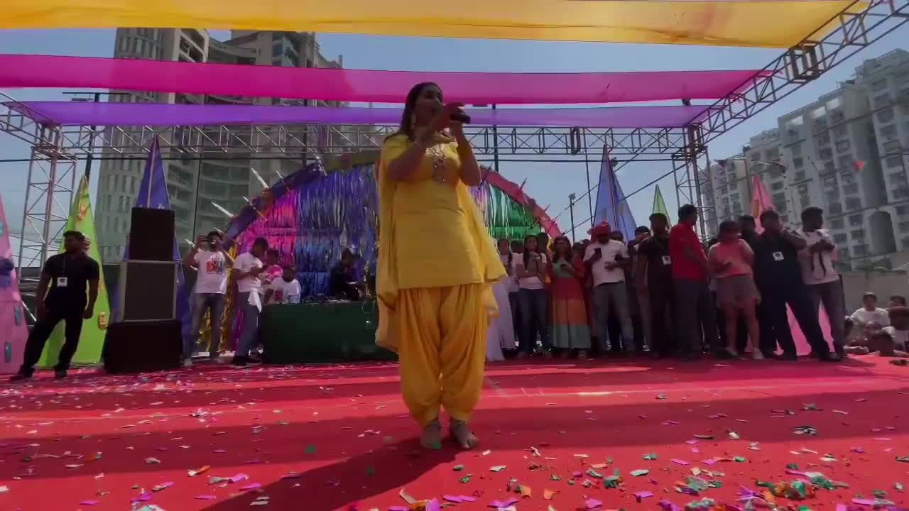 Sapna Choudhary Dance Performance