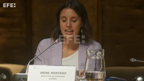 Montero: "Hace falta escuchar mucho más a las feministas"