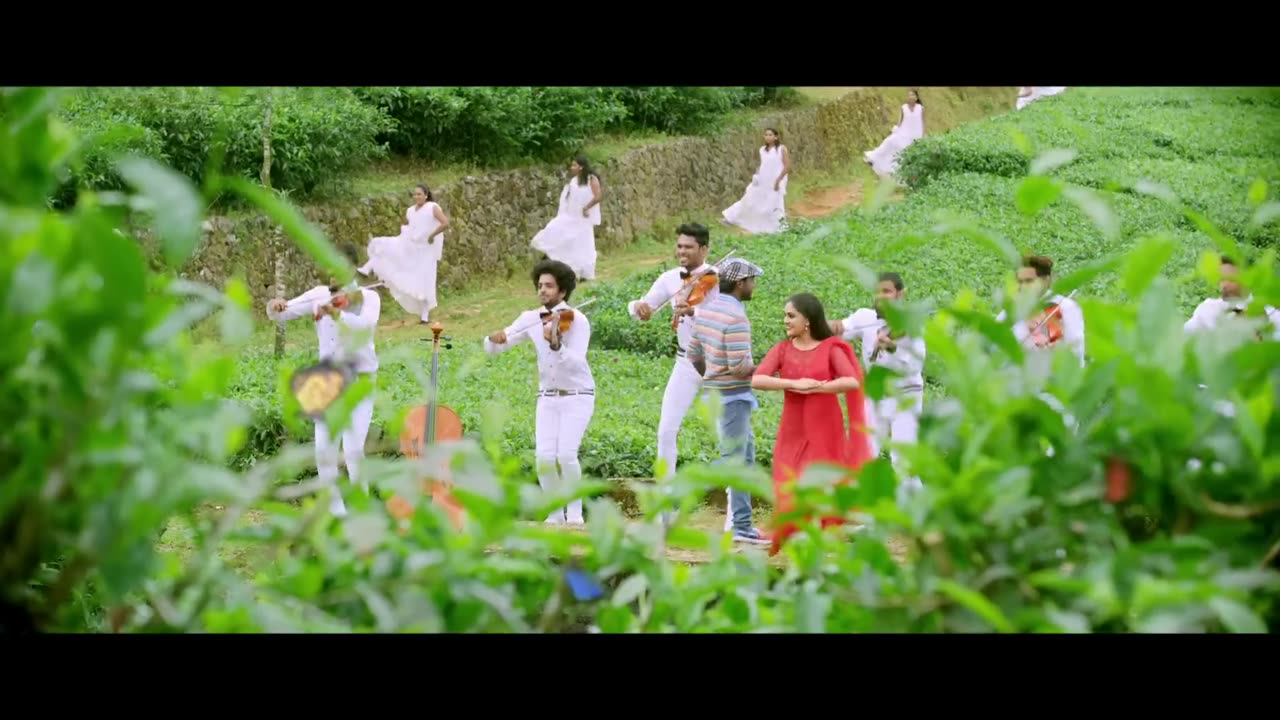 Kattappanayile Ritwik Roshan Song 2016 _ Azhake Azhake _ Vishnu Unnikrishnan & Prayaga Martin