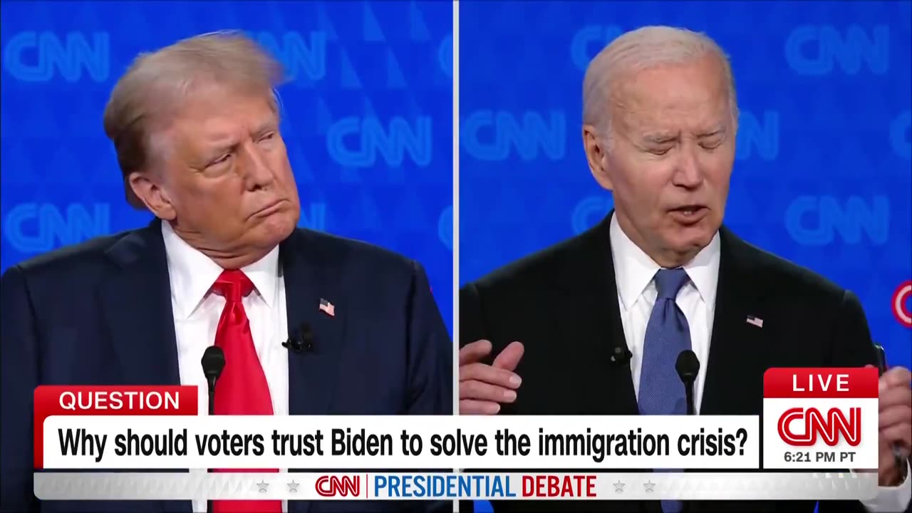 Biden freezes and gets confused... Trump destroys him! 😂