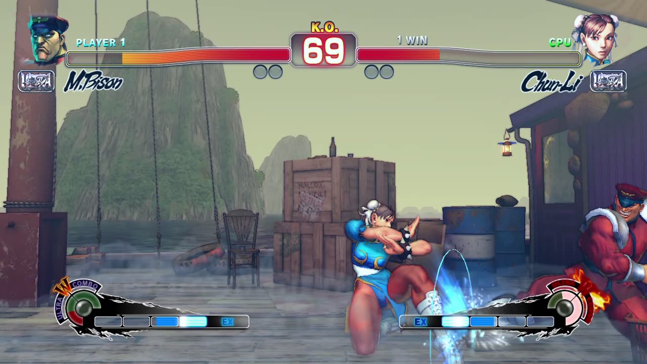 M Bison vs Chun Li