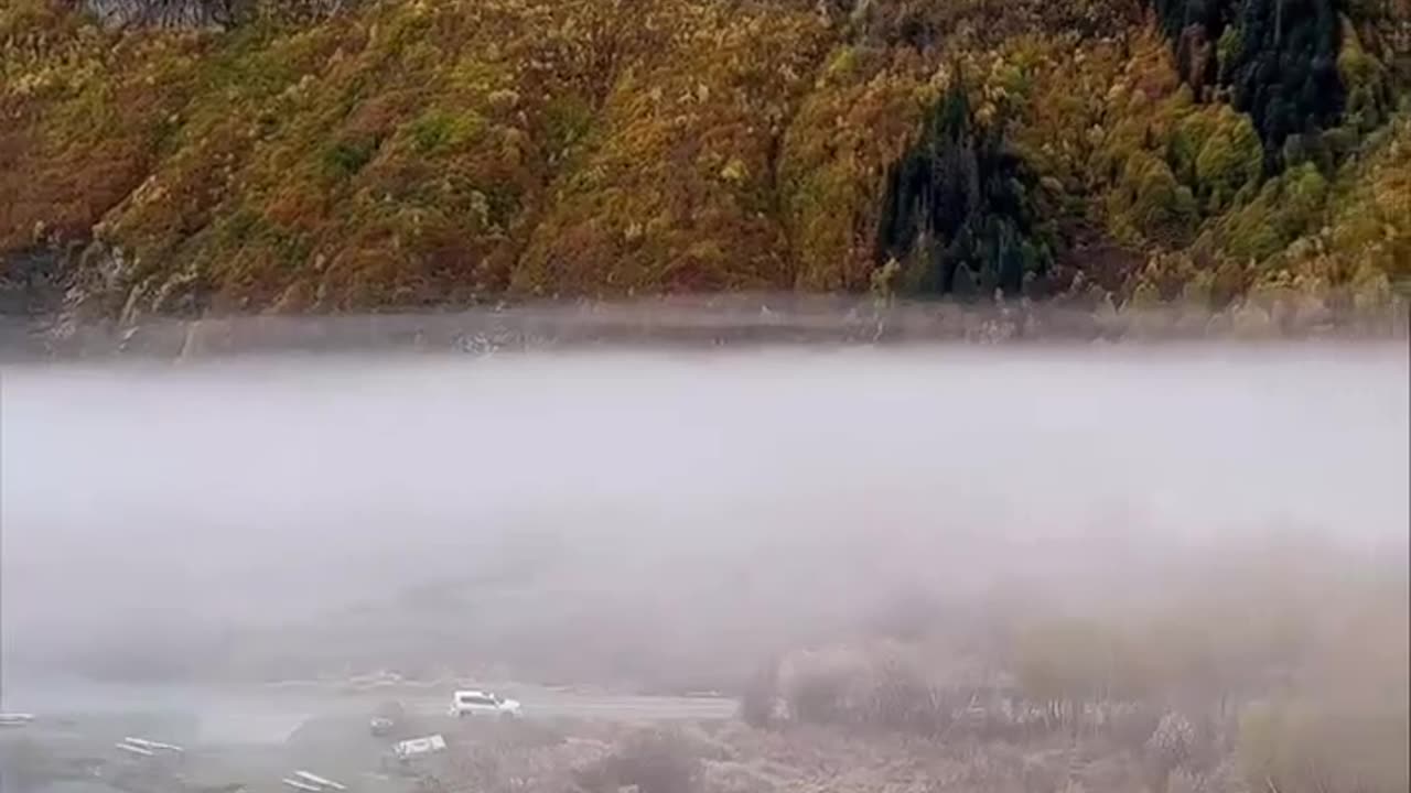 Туман над озером Туманлы-Кель,Nevoeiro sobre o Lago Tumanly-Kel