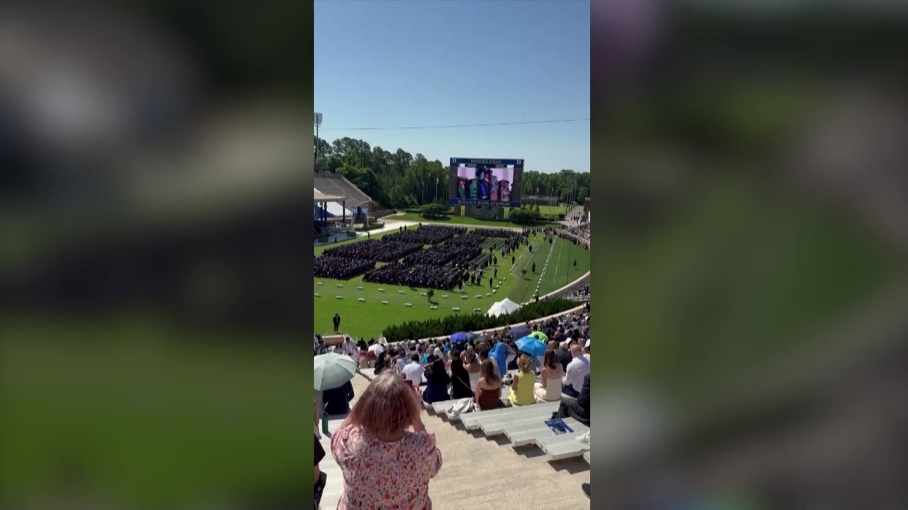 Jerry Seinfeld booed at Duke Univ commencement speech