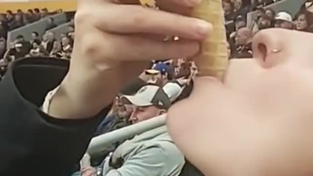 الايس كريم العجيب - نقدر نوصل ل١٠ الاف مشترك ❤️