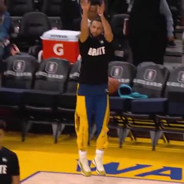 NBA - Steph found out that Sabrina accepted his 3-point challenge 👀