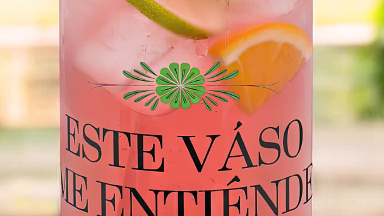 Refresca Tu Día con Estilo: Este Vaso Sí Te Entiende! #VasoÚnico #HidrataciónConEstilo