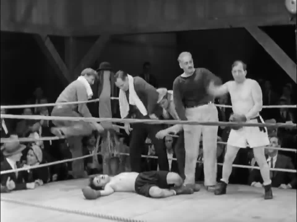 ||Charlie Chaplin boxing funny clips||