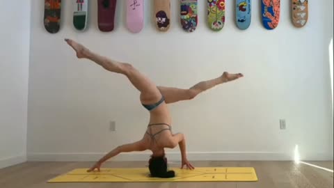 Fingertip Headstand twisted meddle splits yoga practice.