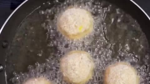 Crispy Potato Cheese Balls Recipe 🧀🥔 Irresistibly Cheesy & Delicious! #SnackIdeas #EasyRecipes