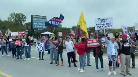 Biden Greeted by Hundreds of Trump Supporters in Michigan