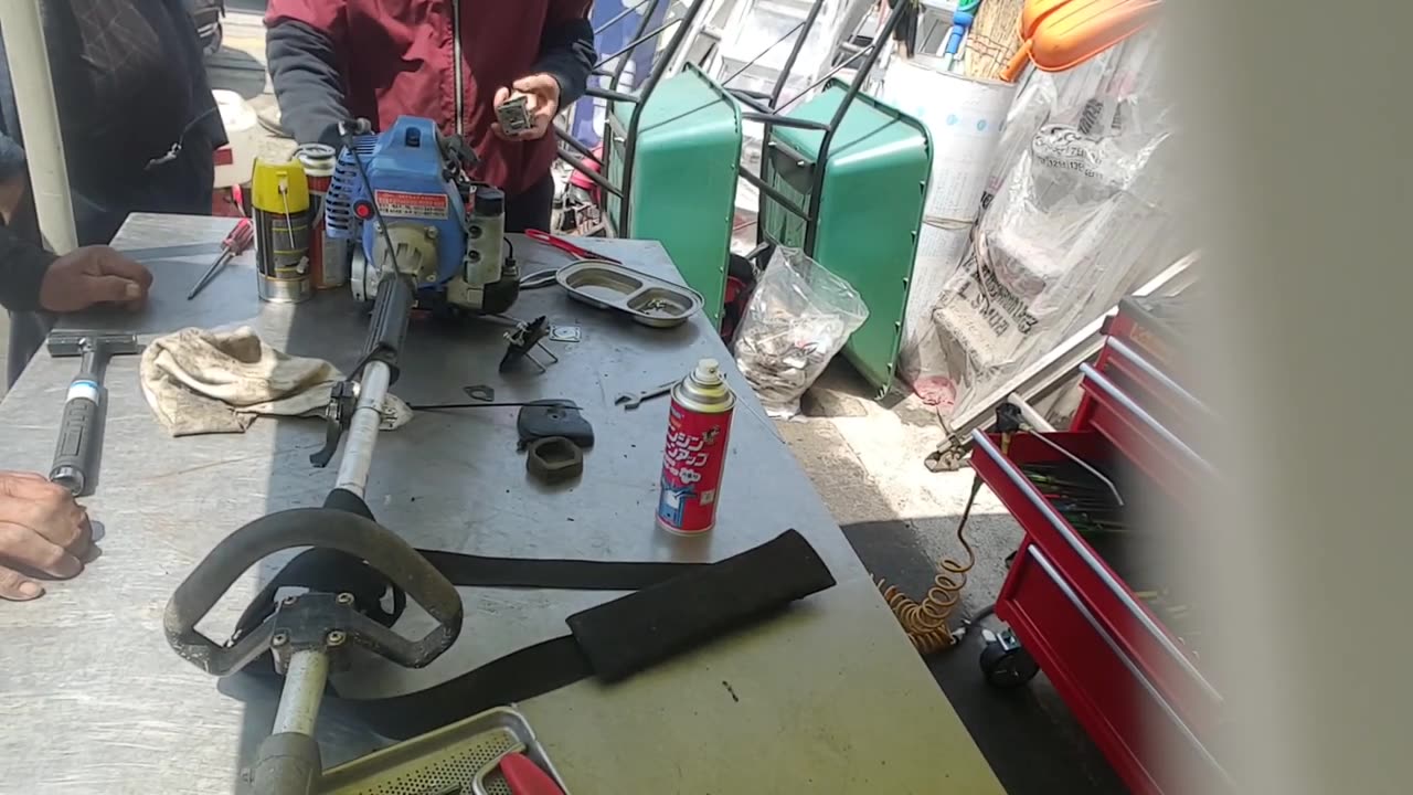 Watch this video to master gas brush cutter repairs.