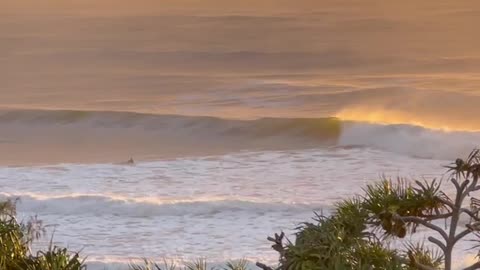 18 April 2022 Dave Oneegs Morning sunrise surf watch.