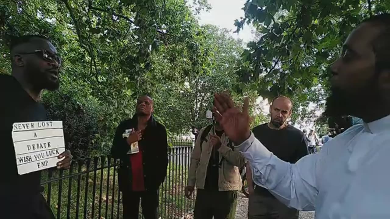 Mystery Man vs Muslims - Says He Never Lost A Debate, But Who Is The Judge - Spe