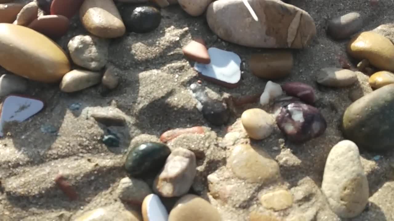 Find gemstones in the beach