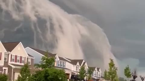 Huge Roller Zipper look like tsunami in ohayo state