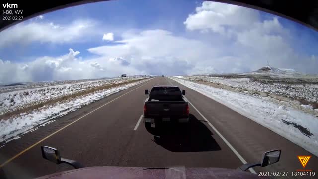 Pick-up truck tries to brake check Semi and gets pulled over 2021.02.27 — I-80, WY