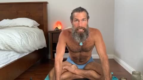This Breathwork Routine Will Lower Stress and Support immune function During Coronavirus Quarantine