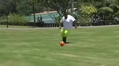 DJ Khaled playing football is.... interesting 😂