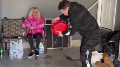 Fake Gasoline Prank(Water)