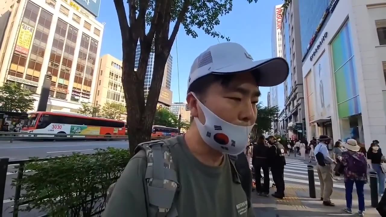 20210529_V3_S01(k0ZDBbqT7k0)자전거 타고 가며 손가락질_ 나라가 어떻게 되는지 모르는_ 통탄_ 한탄_