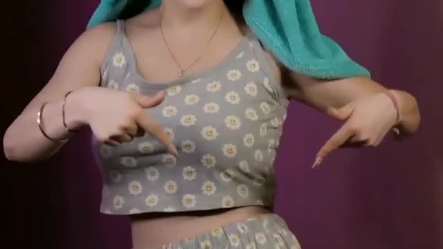 girls video follow