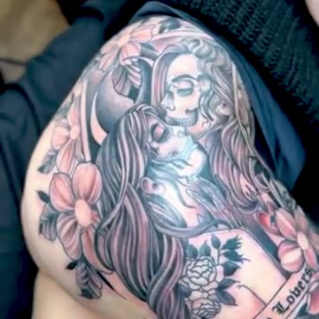 Beautiful Thigh Tattoo Idea for Girl.