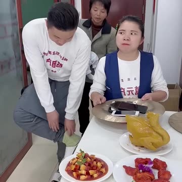 Everyday must be doing like this, handover all mobile phones before eating