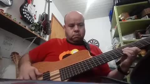 Baixo 6 cordas Heaven´s improviso