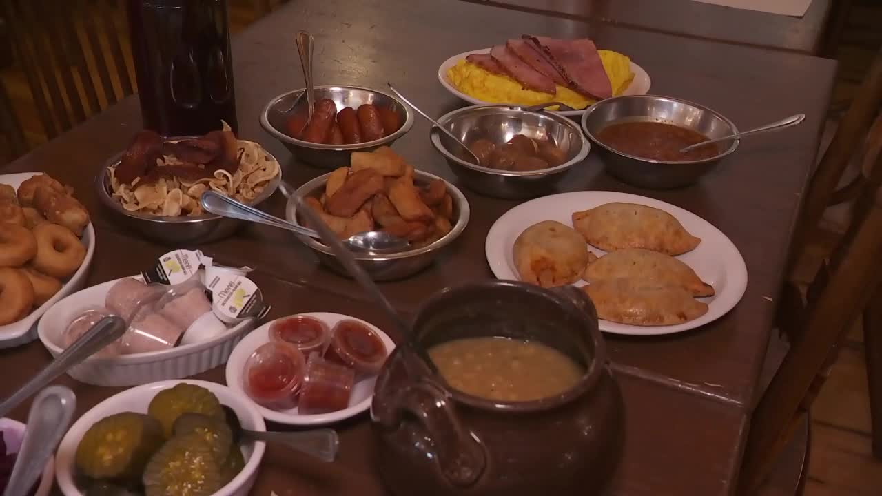 Sugar shacks reopen for indoor diners _ The sticky tradition making a pandemic