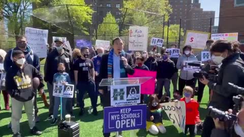 Andrew Yang blasts "Mayor de Blasio, to present a plan to get schools open