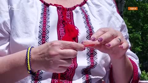Despite the war: Ukraine celebrates Embroidery Day